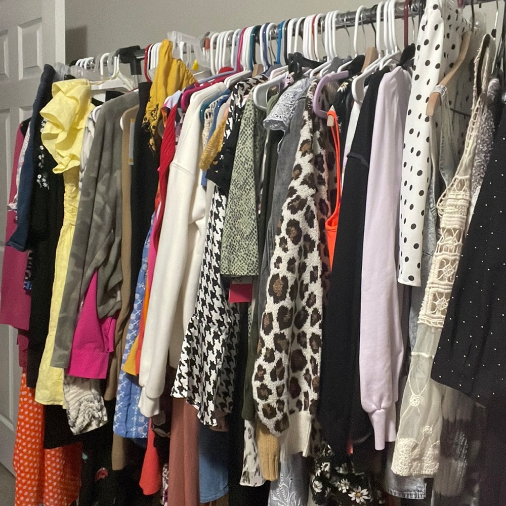 Follow me on IG @styledbybritttt Accepting Offers up to 50% Off!